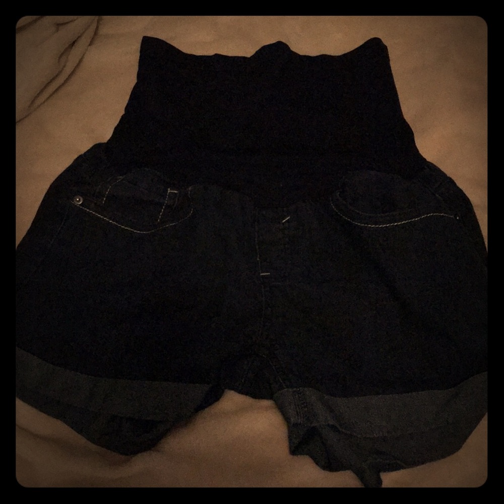 Maternity shorts